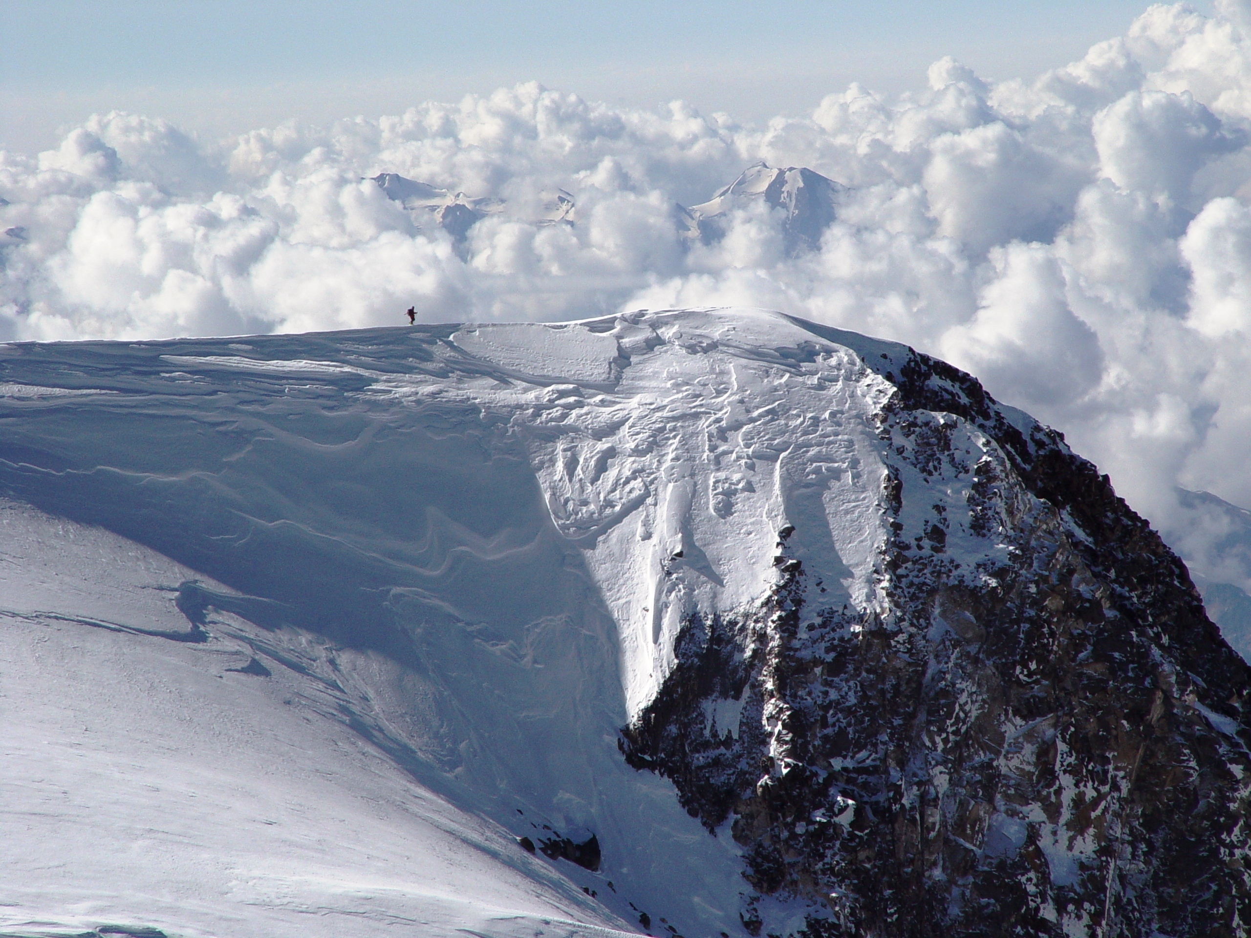 Высота горного запада. Эльбрус Южный склон восхождение. Эльбрус Южная вершина. Восточная вершина Эльбруса. Восхождение на вершину Эльбруса.